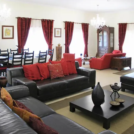 Sleeps 10 With Pool And Wifi *
