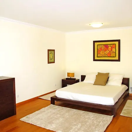 Sleeps 10 With Pool And Wifi Villa Nadadouro