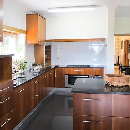 Sleeps 10 With Pool And Wifi Villa