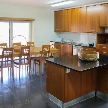 Villa Sleeps 10 With Pool And Wifi *